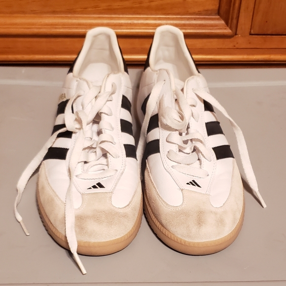 adidas samba soccer shoes